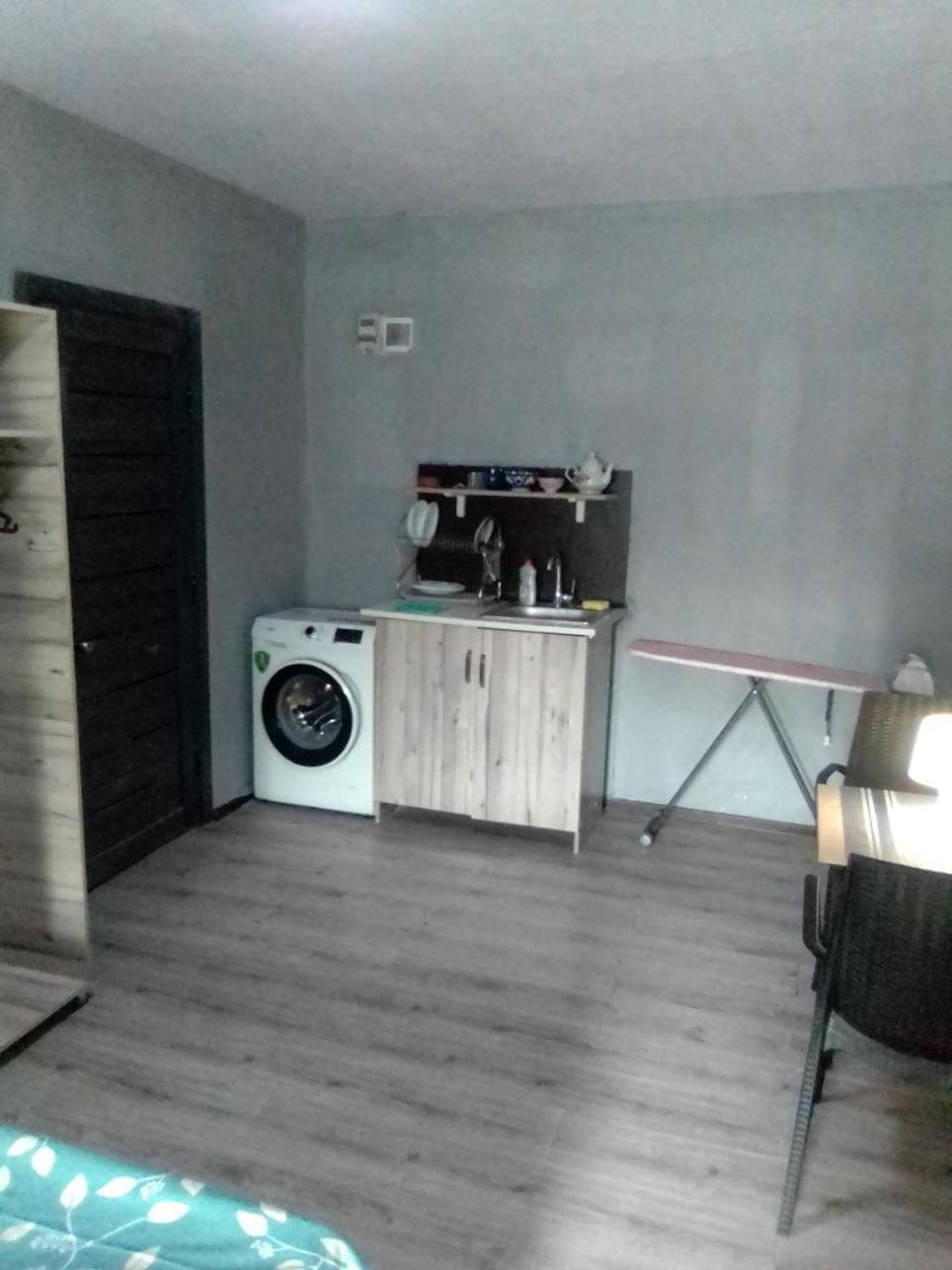 Appartement A Cozy Bedsit! à Tachkent Extérieur photo